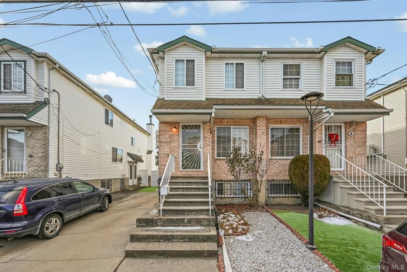 Welcome to this cozy, move-in-ready townhouse located on a quiet - Beach Home for sale in Brooklyn, New York on Beachhouse.com