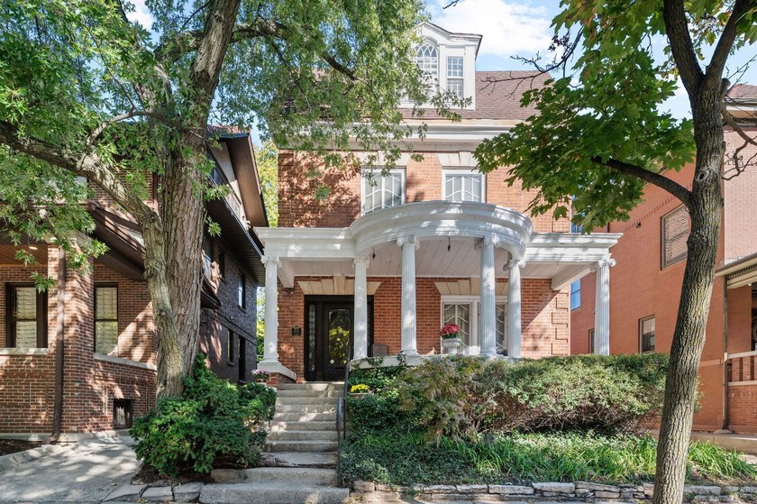 Set on one of Buena Park's most storied tree-lined blocks, this - Beach Home for sale in Chicago, Illinois on Beachhouse.com