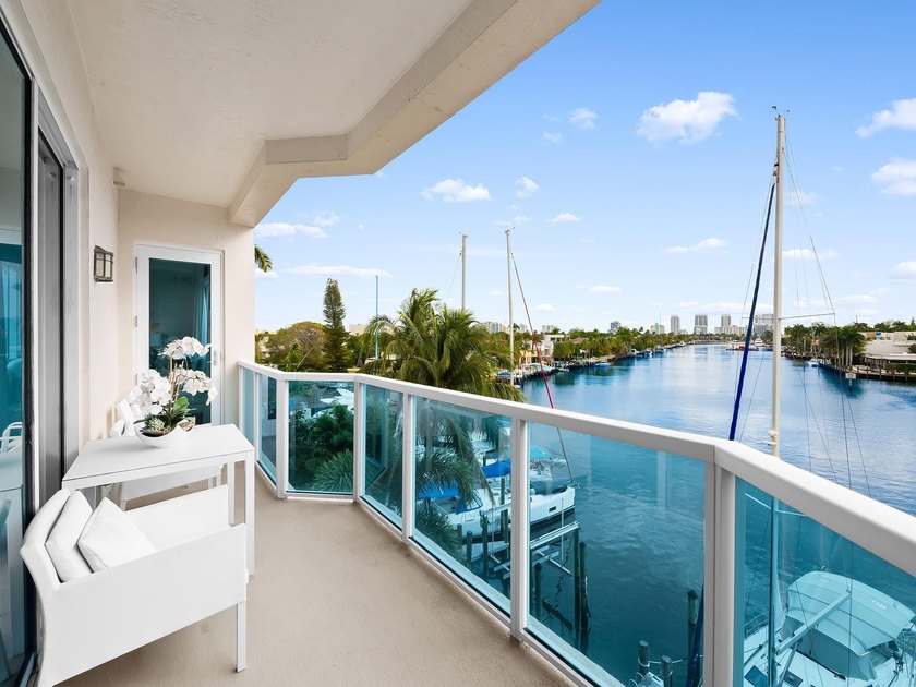 Completely renovated to the highest standards, this exceptional - Beach Condo for sale in Fort Lauderdale, Florida on Beachhouse.com