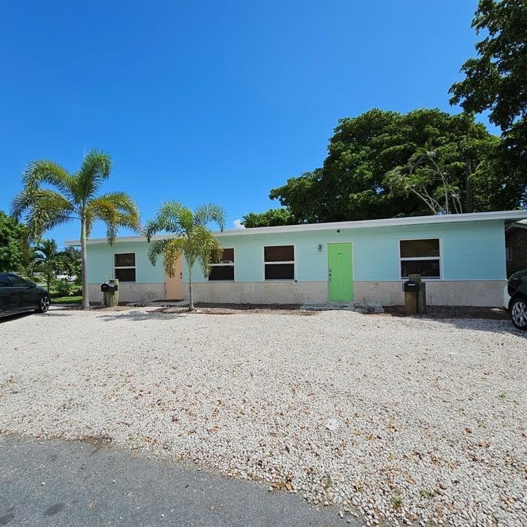 Fully leased duplex on a big lot with room to add on. Great - Beach Home for sale in Pompano Beach, Florida on Beachhouse.com