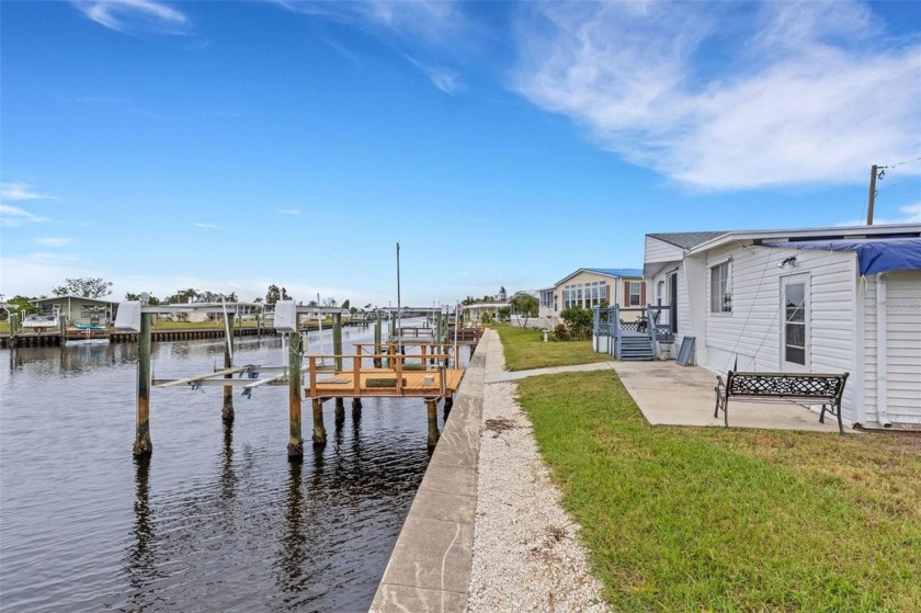 PRICE TO SELL! Welcome Home ... your tropical paradise awaits! - Beach Home for sale in St. Petersburg, Florida on Beachhouse.com