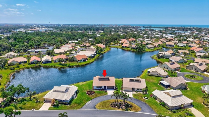 This property is the perfect combination of great location and - Beach Home for sale in Nokomis, Florida on Beachhouse.com