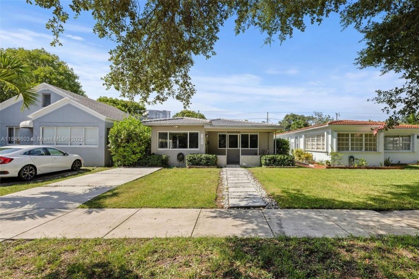 Beautifully renovated one-story home in desirable Hollywood - Beach Home for sale in Hollywood, Florida on Beachhouse.com