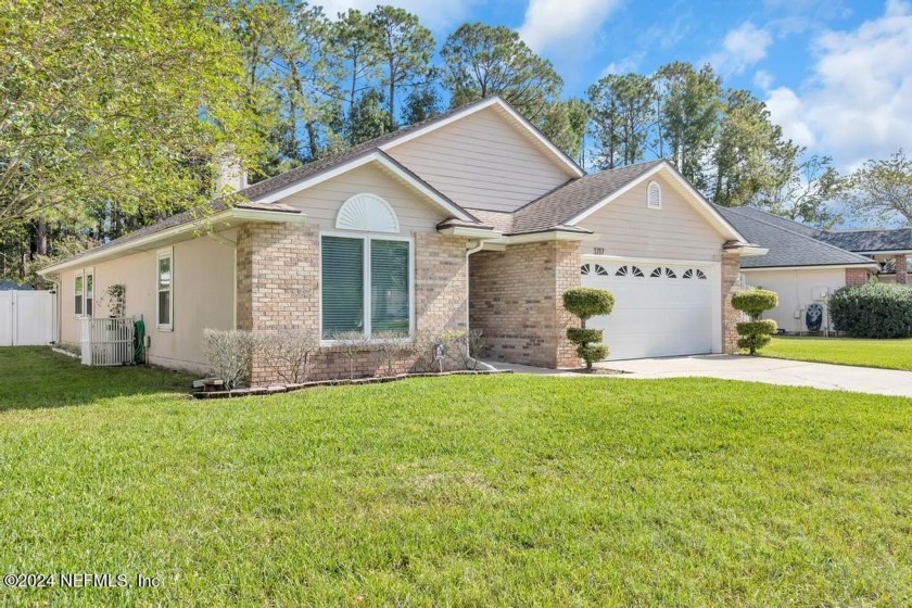 Be in this home before the holidays! Gorgeous POOL HOME for sale - Beach Home for sale in Jacksonville, Florida on Beachhouse.com