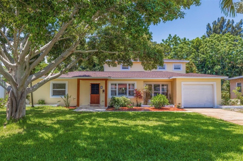 NO FLOODING, NO DAMAGE FROM HURRICANES - Nestled between the - Beach Home for sale in St. Petersburg, Florida on Beachhouse.com