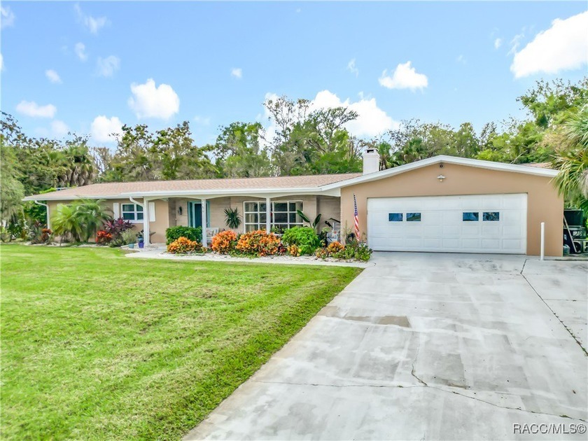Experience true waterfront living in this recently remodeled - Beach Home for sale in Crystal River, Florida on Beachhouse.com