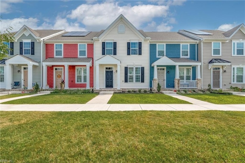 Welcome to this stunning townhome nestled in a prime location - Beach Townhome/Townhouse for sale in Portsmouth, Virginia on Beachhouse.com