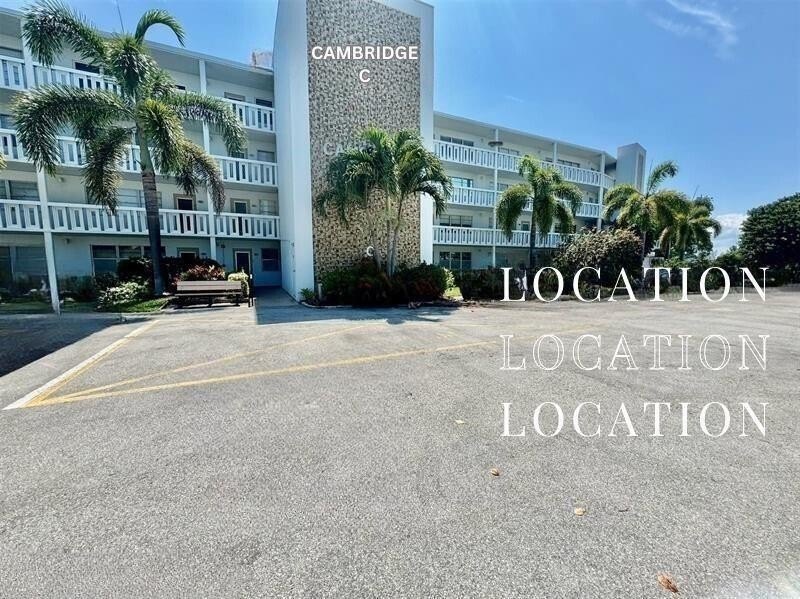 WATER VIEW CONDO! LOCATED ON THE THIRD FLOOR. FANTASTIC LOCATION - Beach Condo for sale in Deerfield Beach, Florida on Beachhouse.com