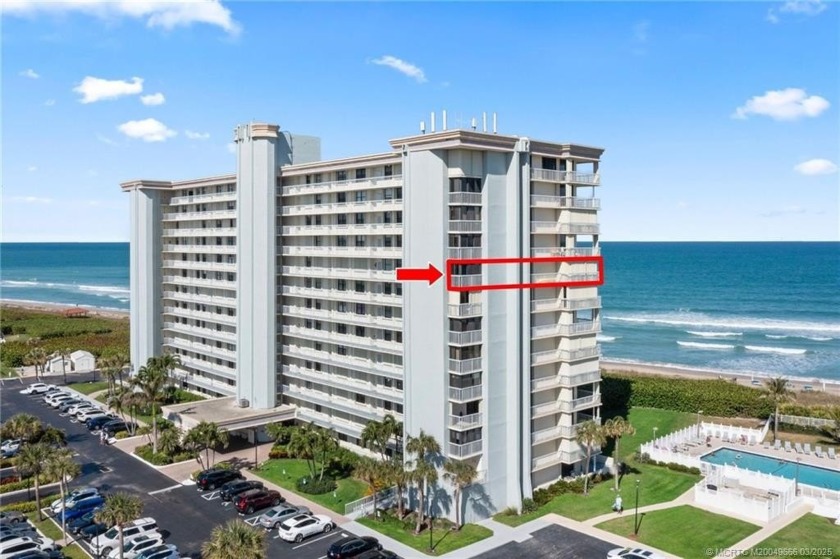 This stunning spacious end unit offers spectacular ocean views - Beach Condo for sale in Jensen Beach, Florida on Beachhouse.com