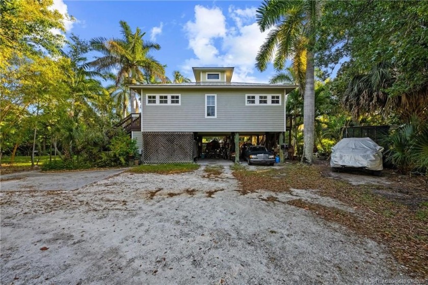 Discover 201 SW 6th St in *Historic Downtown Stuart*. Situated - Beach Office for sale in Stuart, Florida on Beachhouse.com