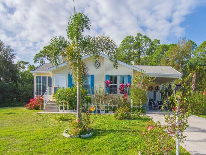 Charming Home in Heritage Plantations. Located on an inside - Beach Home for sale in Vero Beach, Florida on Beachhouse.com