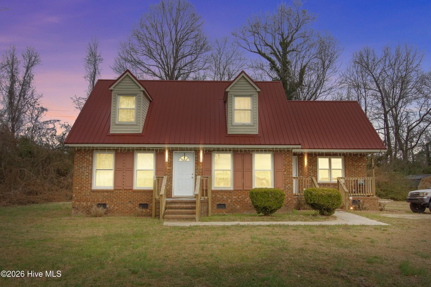 Welcome to 23739 NC 33 in Aurora, a charming farmhouse-style - Beach Home for sale in Aurora, North Carolina on Beachhouse.com