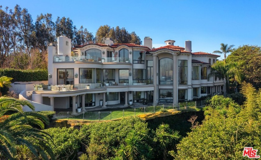 Palatial in design and of a scale that cannot be replicated - Beach Home for sale in Malibu, California on Beachhouse.com