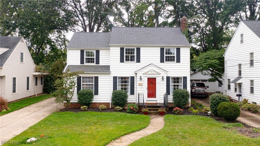 Welcome to 19091 Inglewood Avenue, a lovely large three bedroom - Beach Home for sale in Rocky River, Ohio on Beachhouse.com