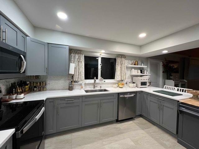 Location, location! Move right into this FURNISHED 2 BD, 2 BA - Beach Home for sale in Boynton Beach, Florida on Beachhouse.com