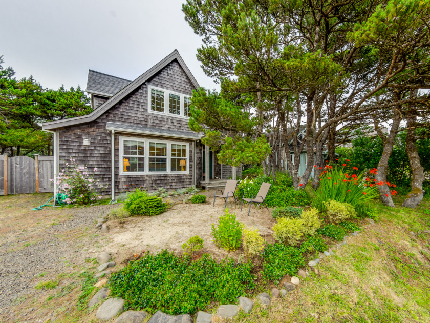 Becalmed - NEW LISTING - Just steps away from the beach - Beach Vacation Rentals in Manzanita, Oregon on Beachhouse.com