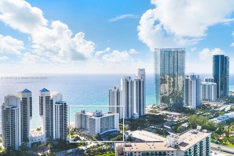 ***STUNNING BEACHFRONT VACATION PROPERTY WITH ENDLESS RENTAL - Beach Condo for sale in Sunny Isles Beach, Florida on Beachhouse.com