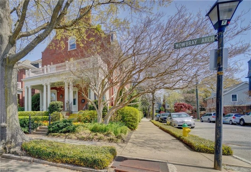 Beautifully maintained turn of the century home with large front - Beach Home for sale in Norfolk, Virginia on Beachhouse.com