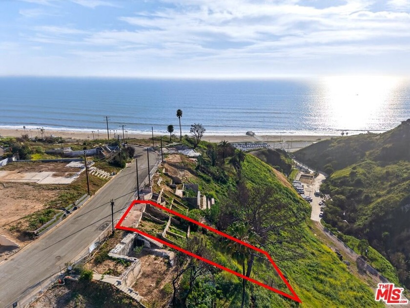 Situated on one of the larger parcels on the street, this - Beach Lot for sale in Pacific Palisades, California on Beachhouse.com