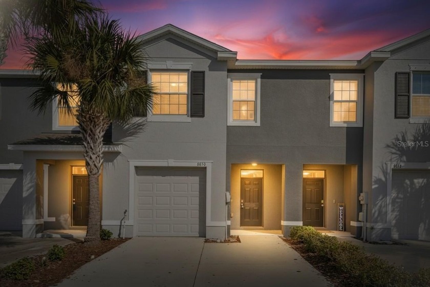 You've got to see this Beautifully Upgraded Townhome with Rare - Beach Townhome/Townhouse for sale in Riverview, Florida on Beachhouse.com