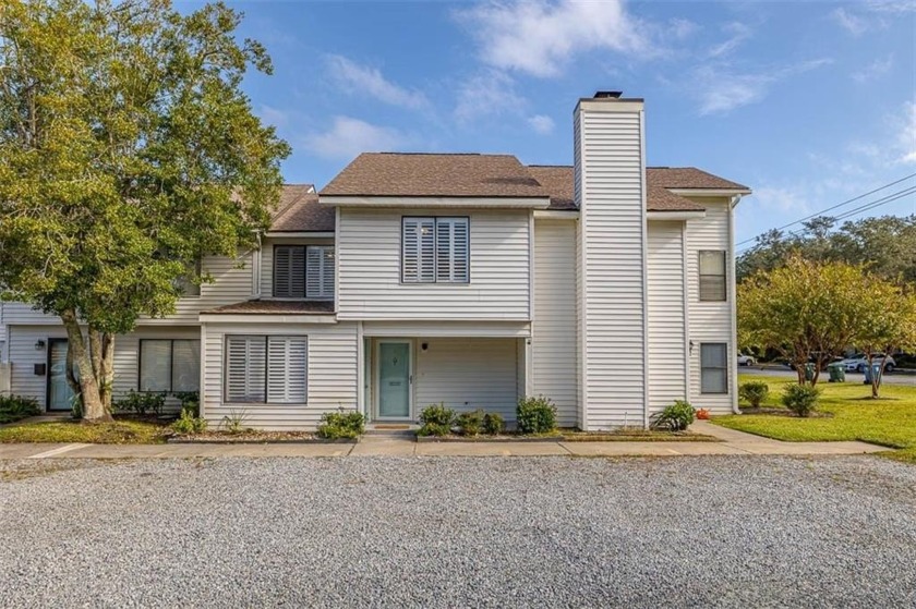 Welcome to this beautifully updated condo in the heart of the - Beach Condo for sale in Saint Simons, Georgia on Beachhouse.com