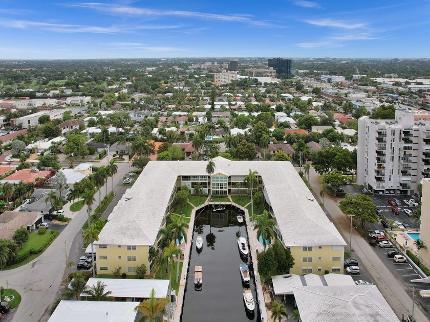 Great value in East Fort Lauderdale! Awesome location on the - Beach Condo for sale in Fort Lauderdale, Florida on Beachhouse.com