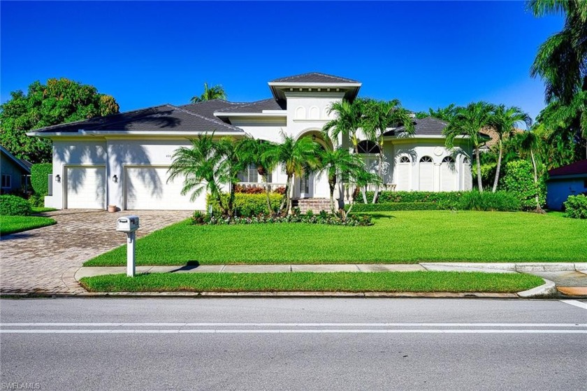 626 PARK SHORE DRIVE is an Exceptional, Imposing house in an - Beach Home for sale in Naples, Florida on Beachhouse.com