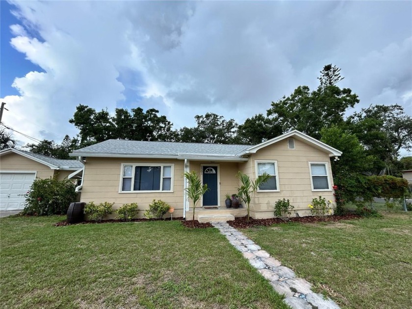 A must see Florida Bungalow  with a private In law suite. This - Beach Home for sale in St. Petersburg, Florida on Beachhouse.com
