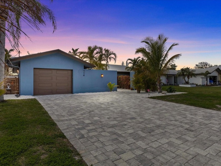 Welcome to 114 12th Street, a beautifully renovated 2-bedroom - Beach Home for sale in Belleair Beach, Florida on Beachhouse.com