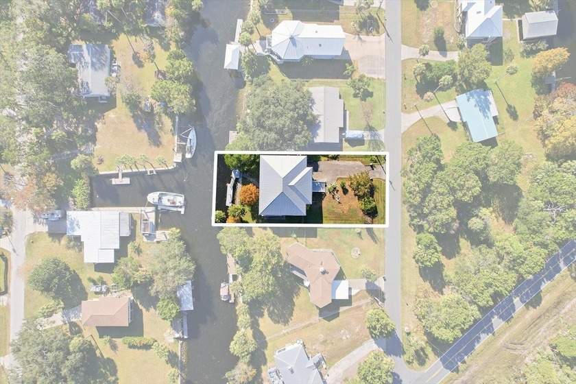 Welcome to your piece of paradise! This beautifully maintained - Beach Home for sale in Yankeetown, Florida on Beachhouse.com