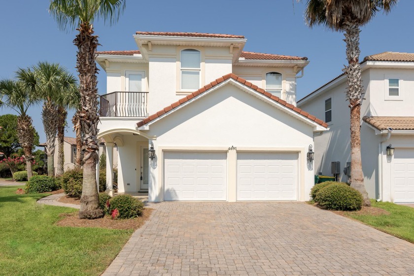 Gorgeous 4BR/2.5BA, 2,030SF Home in the gated community of - Beach Home for sale in Destin, Florida on Beachhouse.com