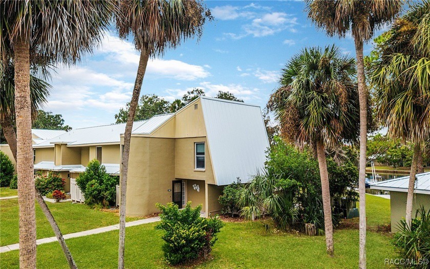 Welcome to your rare waterfront Winter retreat in The Islands at - Beach Condo for sale in Crystal River, Florida on Beachhouse.com
