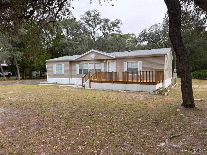 Welcome Home! Discover comfortable Florida living in this - Beach Home for sale in Homosassa, Florida on Beachhouse.com