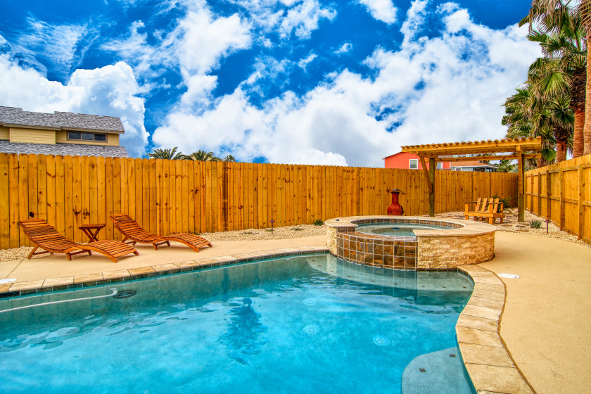 Charming home with beach access and a private heated pool - Beach Vacation Rentals in Port Aransas, Texas on Beachhouse.com