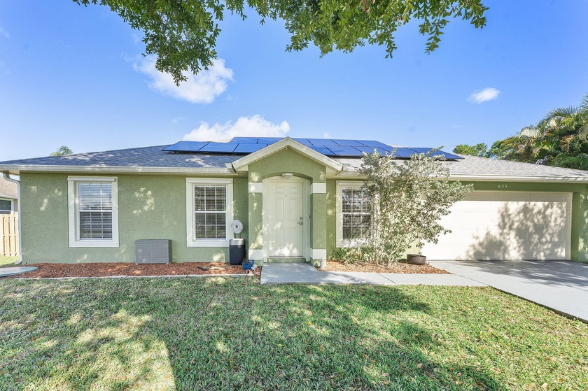 *New Roof* Welcome to this stunning home defined by its soaring - Beach Home for sale in Port Saint Lucie, Florida on Beachhouse.com