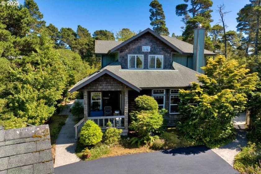 Nestled in the desirable Heceta South neighborhood of Florence - Beach Home for sale in Florence, Oregon on Beachhouse.com