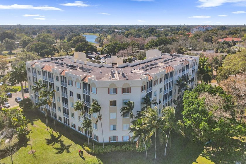 Best value in Palm Aire! Lowest HOA for a 3/2 at only $608. This - Beach Condo for sale in Pompano Beach, Florida on Beachhouse.com