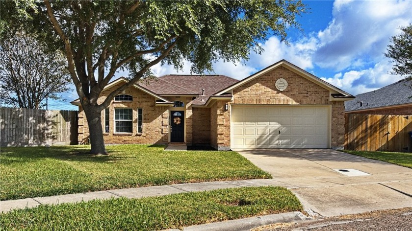 Stunning, immaculate, like NEW, MOvE in ready home!  Beautiful - Beach Home for sale in Corpus Christi, Texas on Beachhouse.com