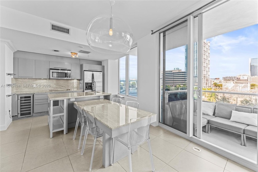 SPACIOUS 2 bed/2.5 bath waterfront apartment --- Largest - Beach Condo for sale in Miami, Florida on Beachhouse.com