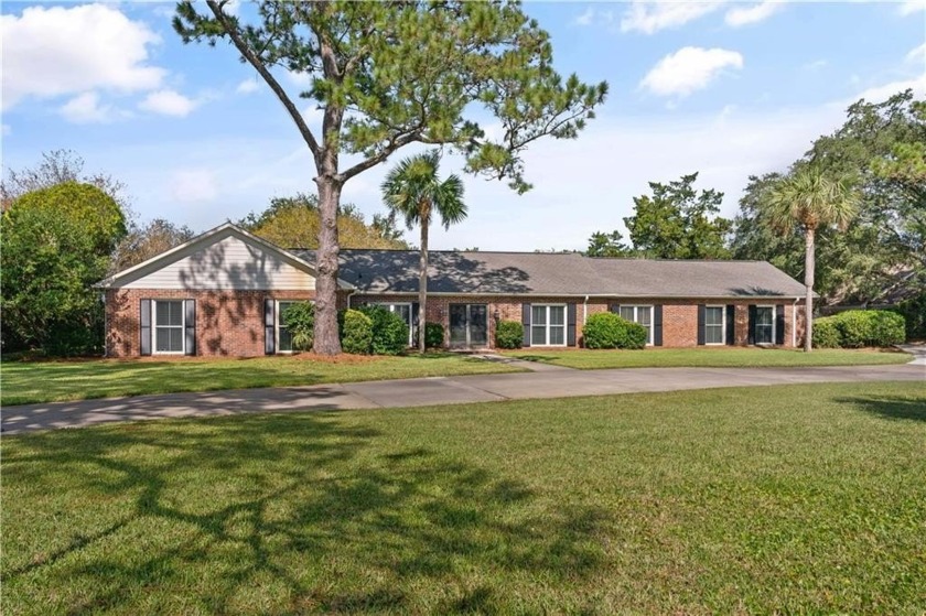 Welcome to your serene oasis in Devonwood Estates! This charming - Beach Home for sale in Saint Simons, Georgia on Beachhouse.com