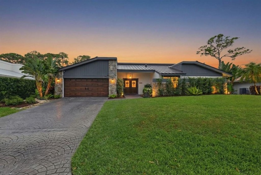 Welcome to this beautifully updated and modern 4-bedroom, 2 - Beach Home for sale in Delray Beach, Florida on Beachhouse.com