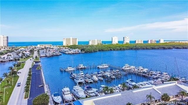 Priced to Sell! Just steps from the beach and features two - Beach Home for sale in Jensen Beach, Florida on Beachhouse.com