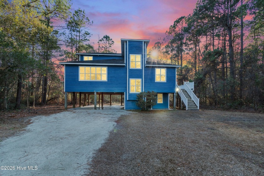 Motivated seller!!! Fully updated raised beach-style home - Beach Home for sale in Swansboro, North Carolina on Beachhouse.com