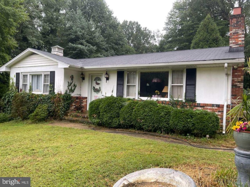 First time Offered!! You will love this  Cozy 1960's Rancher - Beach Home for sale in Annapolis, Maryland on Beachhouse.com