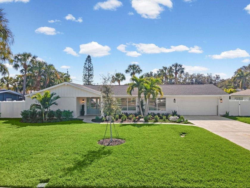 One or more photo(s) has been virtually staged. This beautifully - Beach Home for sale in Largo, Florida on Beachhouse.com
