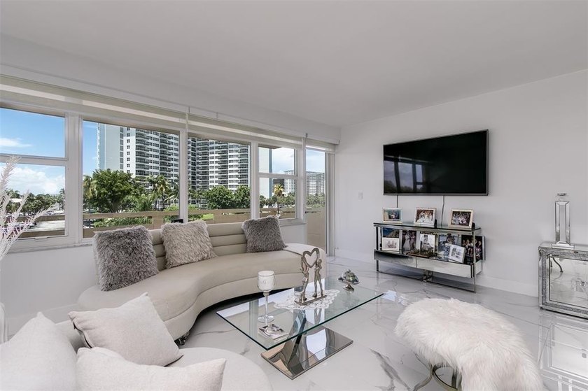 COMPLETELY RE-MODELED! ASSESSMENT PAID BY THE SELLER IN FULL FOR - Beach Home for sale in Fort Lauderdale, Florida on Beachhouse.com