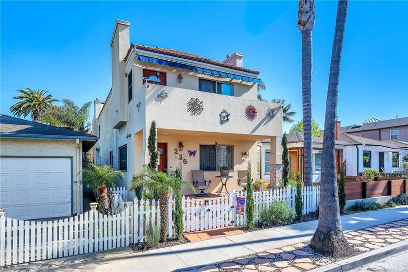 This spacious beautiful home was built in 2009. It sits in a - Beach Home for sale in Seal Beach, California on Beachhouse.com