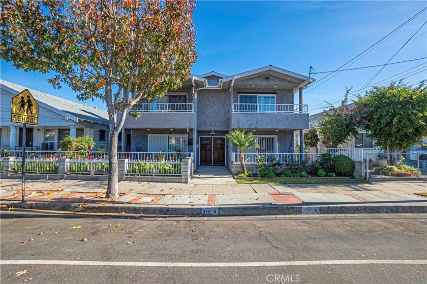 This cozy and well maintained townhouse is owned by the same - Beach Townhome/Townhouse for sale in San Pedro, California on Beachhouse.com