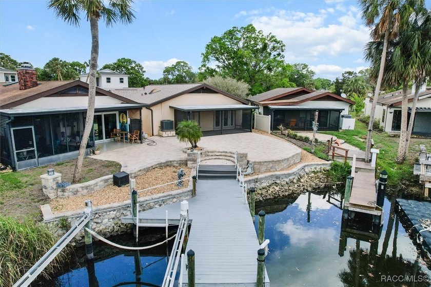 Priced to sell! SELLER MOTIVATED! SELLER OFFERING A $10,000 - Beach Home for sale in Homosassa, Florida on Beachhouse.com