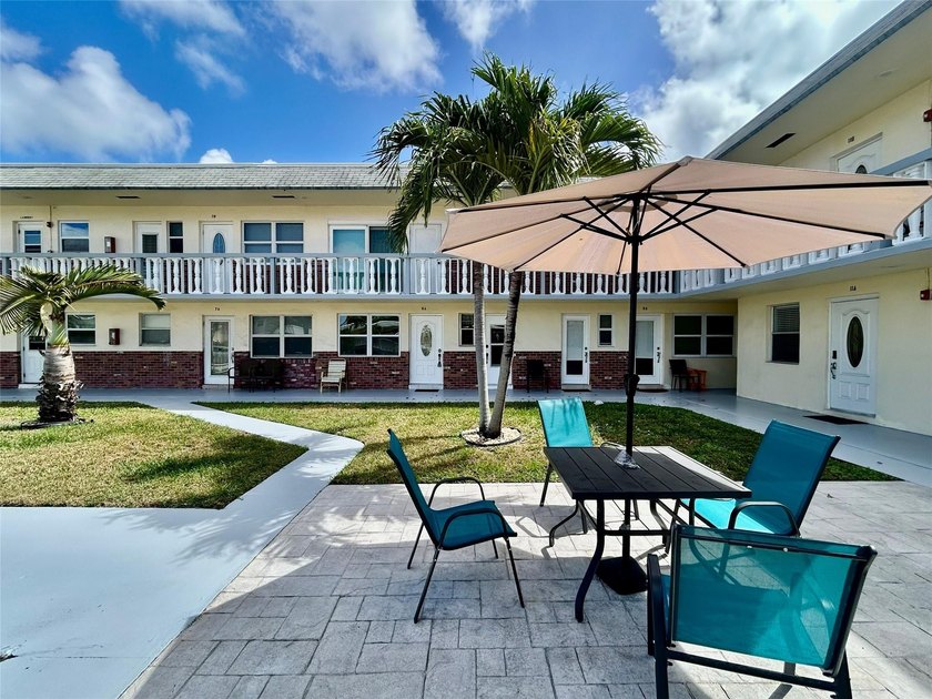 Sunny, Spectacular 55+ Condo w/Prime Location for the Ultimate - Beach Condo for sale in Hollywood, Florida on Beachhouse.com